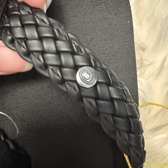 NWT Cobian Women's Braided
Bounce Flip-Flops Sz 9 in black! - Picture 7 of 9